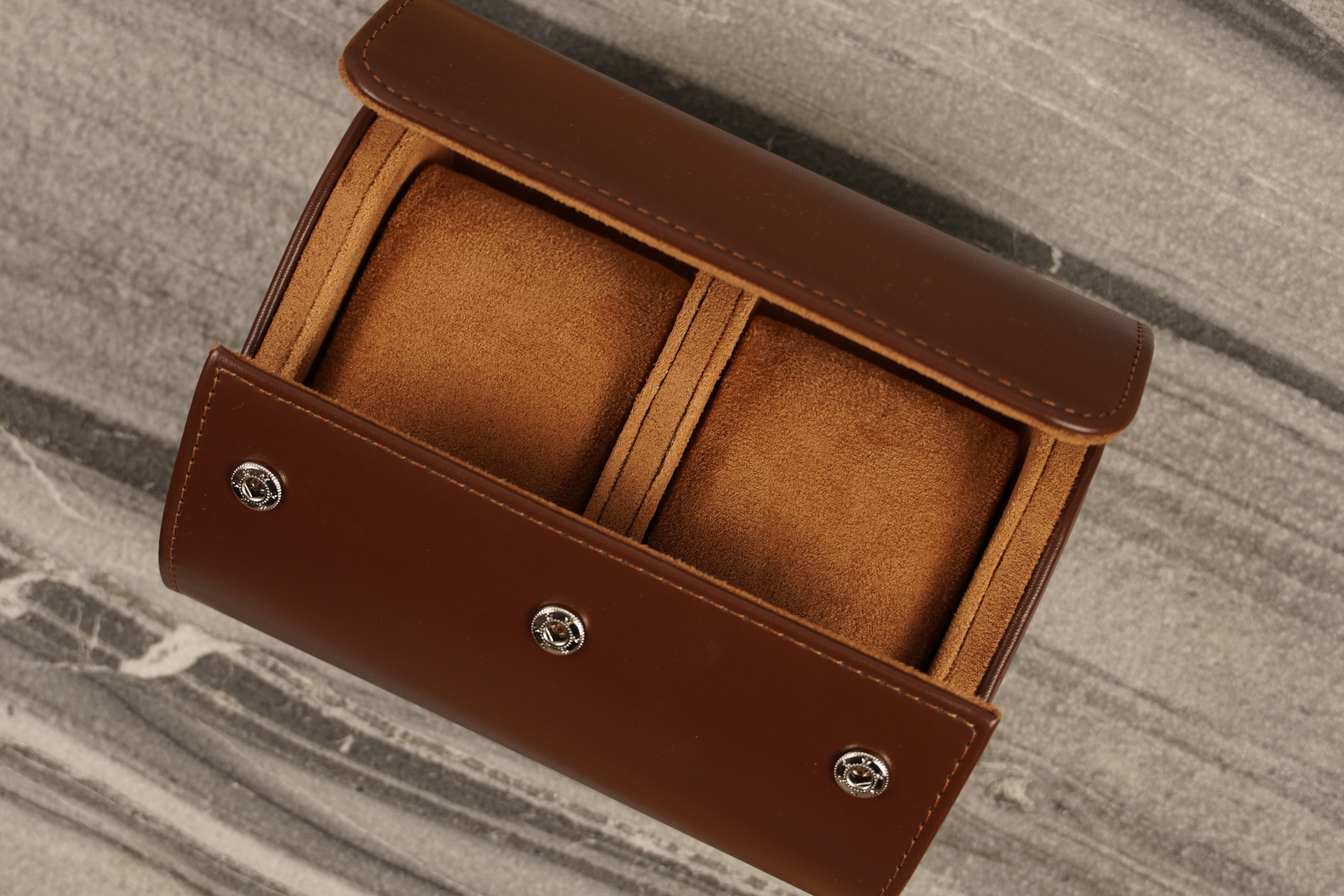 écrin en simili-cuir, deux emplacement